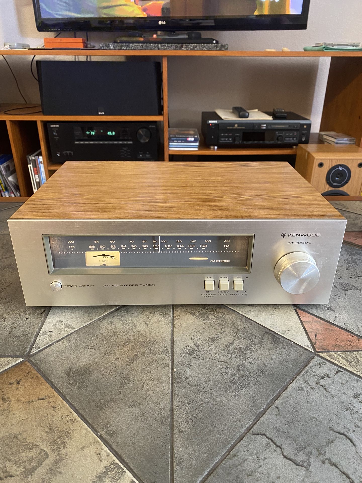 Kenwood KT-1300G 1975-77 wood/silver face