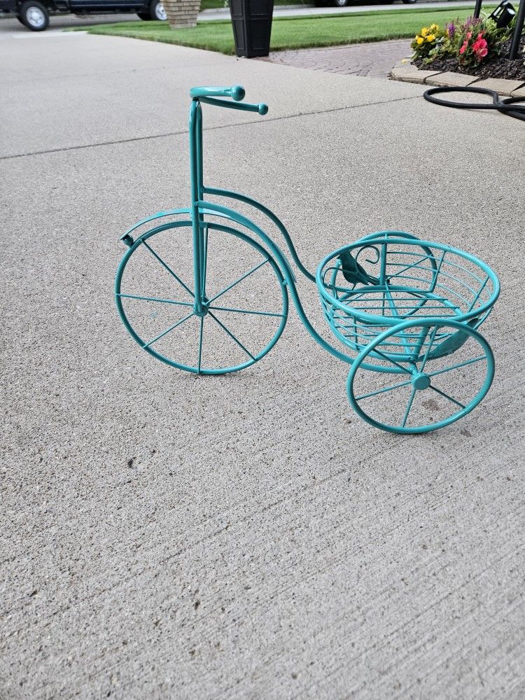 Metal Garden Decor/SALE PENDING