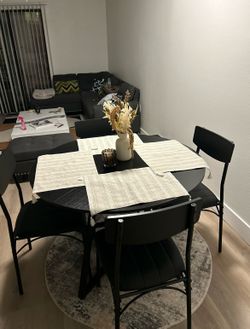Dining Room Table - 4 chairs