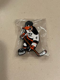 Anaheim ducks Daffy Duck pin