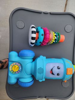 Sining Baby vacuum and toys