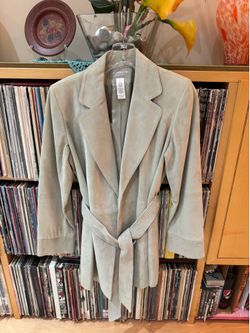 PRICE DROP: LIZ CLAIBORNE lined, belted, SILVER LAMBSKIN SUEDE 3/4 WRAP COAT, 10
