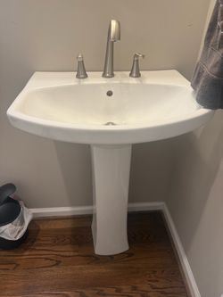 Free pedestal sink and faucet hardware