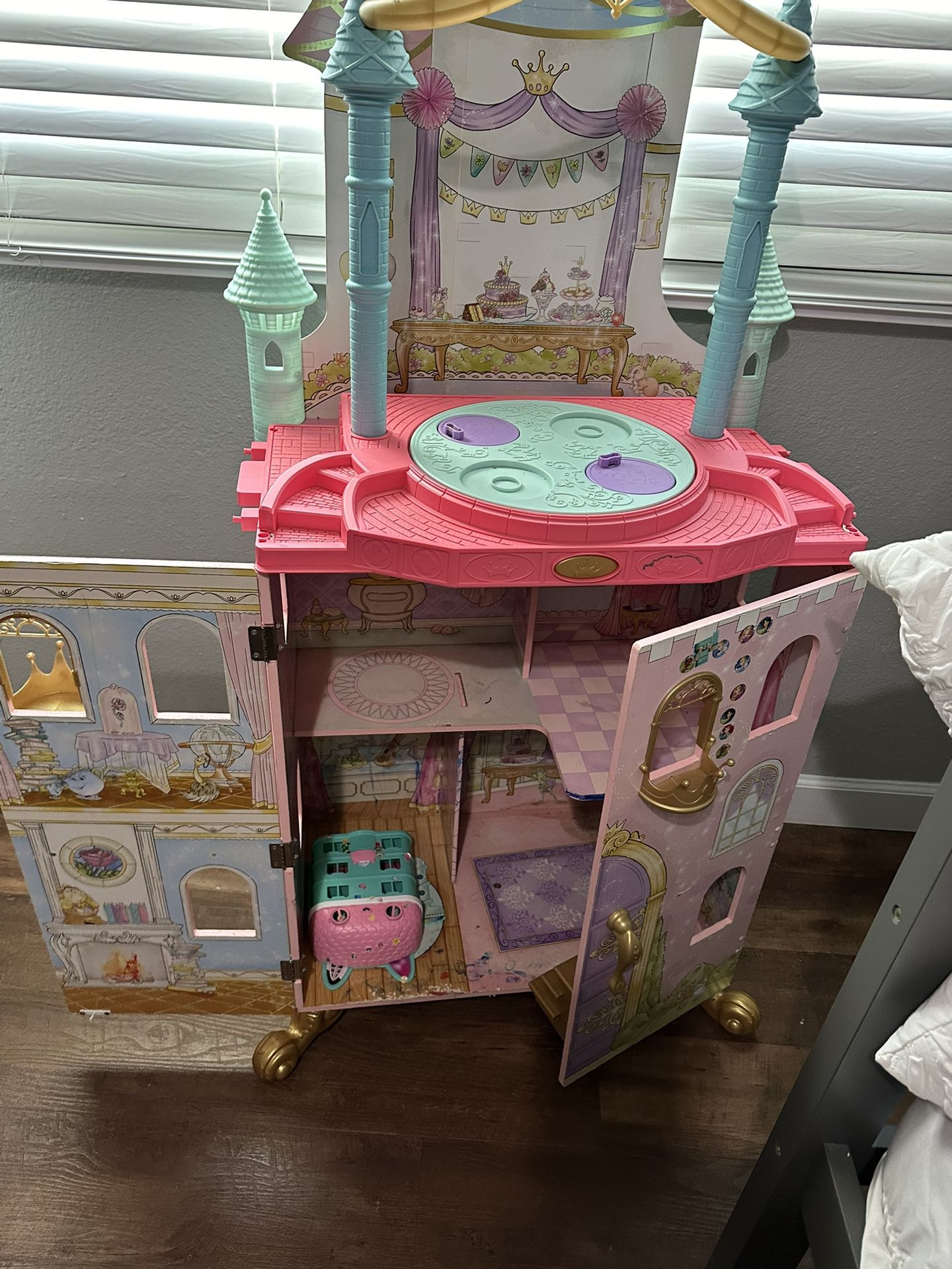 Free Girl Doll House 