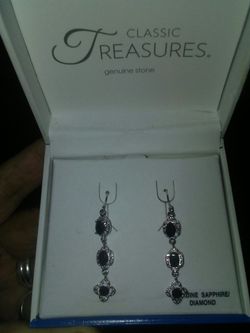 18 k over .earring. $4 🎄🎁🎅😍