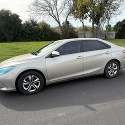 2017 Toyota Camry Hybrid