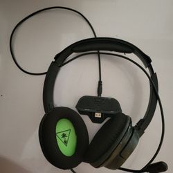 Xbox One Ear Force XO One Headset Good Conditions And Works Good