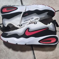 Nike Air max nova size 6.5 youth for woman