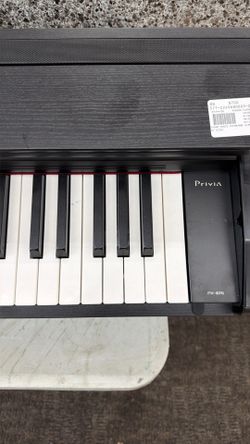 Yamaha PX-870 piano