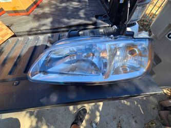 Nissan Sentra Headlights 2000-2001