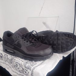 Selling my ex boyfriends Jordan Tru flight, Nike air max , snapbacks