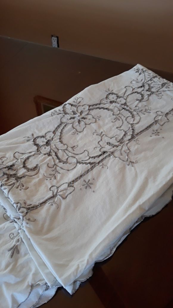 Spanish Cotton vintage tablecloth 8 ' x 4.5' good condition has a small not very noticeble stain