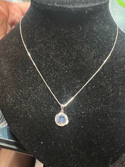Chain with pendant