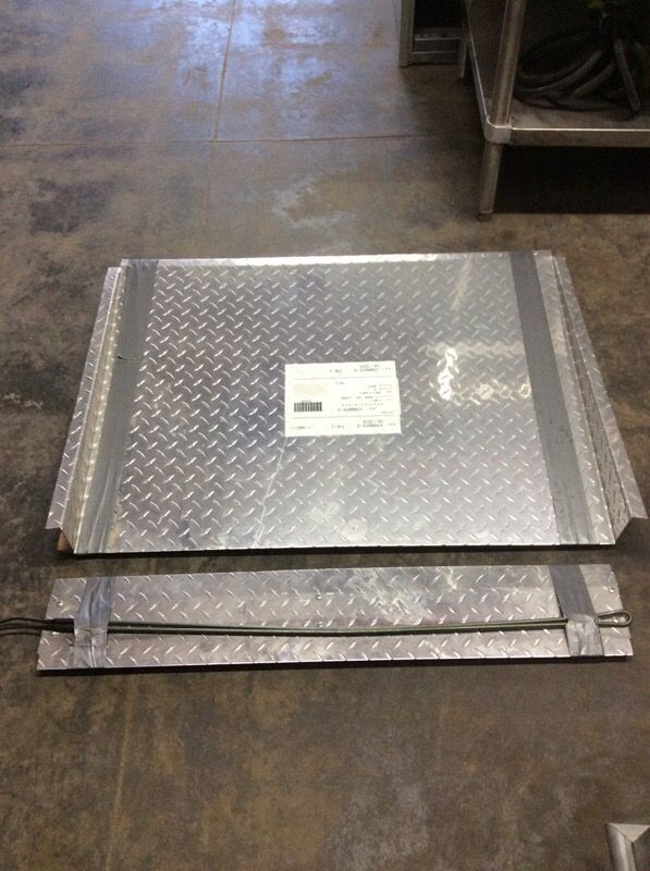 Aluminum ramp for walk in freezer or cooler