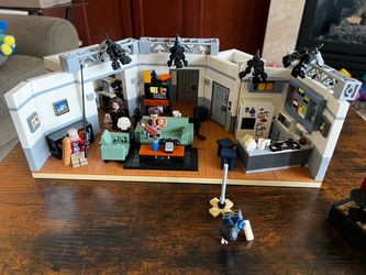 LEGO Ideas Seinfeld 21328 – Retired Set – Box + Instructions + All Minifigures