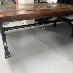 Cocktail Table 