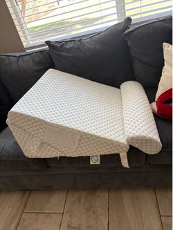 Wedge Pillow / Surgery pillow