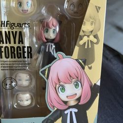 SH.   FIGUARTS.     ANYA.  FORGER.              SPY.    FAMILY 