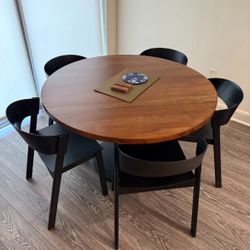 48” Round with Solid Top Dining Table with 5 black Muuto Cover Side Chairs
