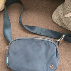 Lululemon Belt Bag 