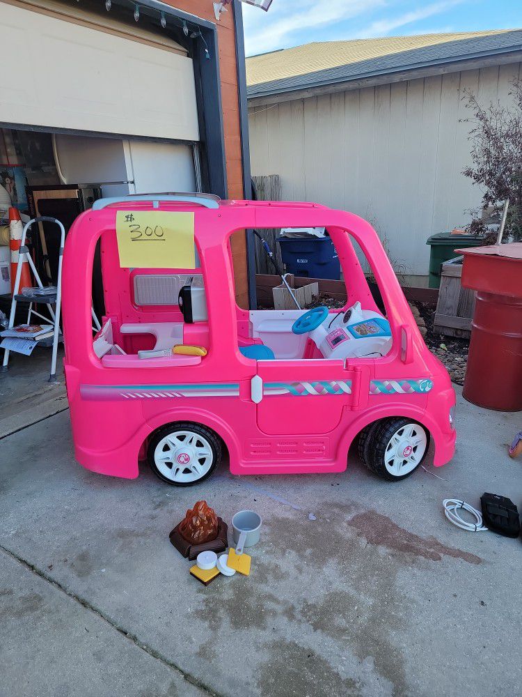 Barbie RV Camper Power Wheels for Sale in San Antonio, TX - OfferUp