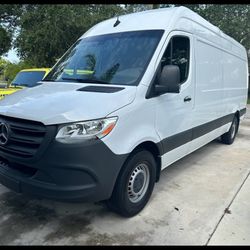 2021 Mercedes Sprinter 