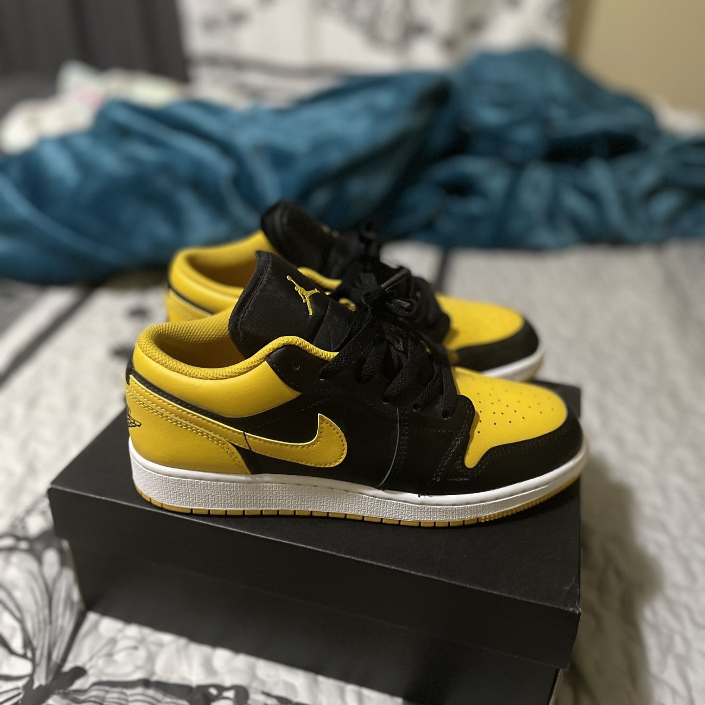 jordan 1 low size 7 new with box