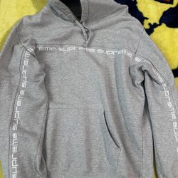 Supreme Hoodie 