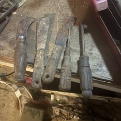 Antique Carper Cutter 2 Other Things And Screw Driver