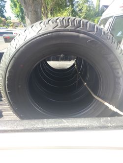 Set of 4 dunlop grandtrek at20 265/R70/17