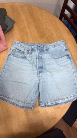 Women’s Levi Shorts Size 30