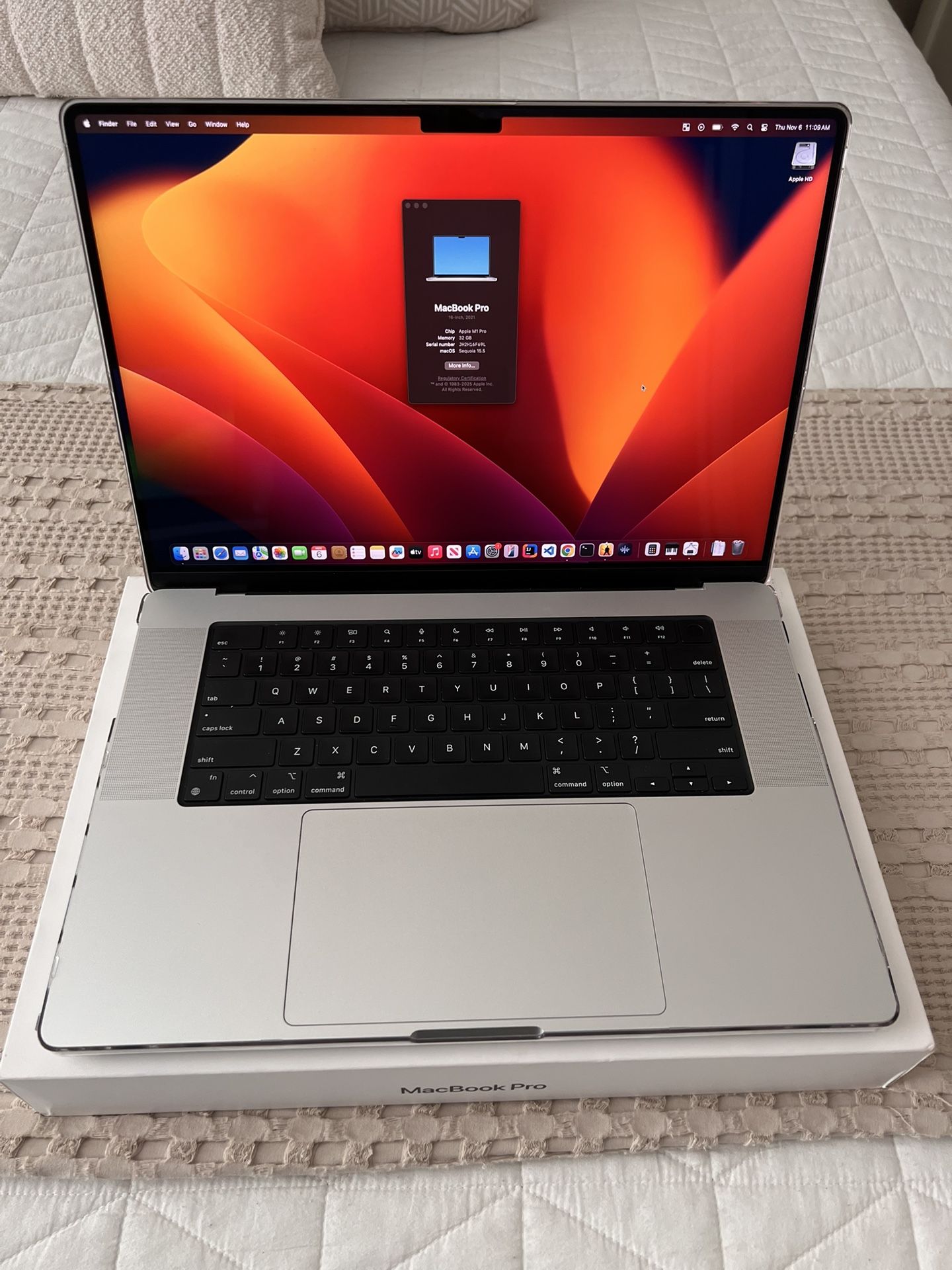 MacBook Pro 16 Inch 2021 M1, 32GB Ram, 1TB SSD Like New