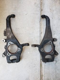 2006 Nissan Titan knuckles