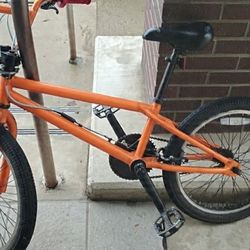 Title: Diamondback 20" BMX Bike - Orange - Freestyle with Gyro Brakes
