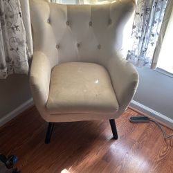 Accent Chairs 