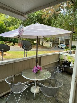 Patio set Umbrella included
