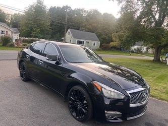 2016 Infiniti Q70 luxe