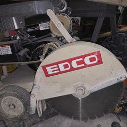 Concrete saw walk behind