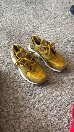 Air huaraache run bronzine sz 8