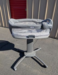 Bassinet Like new $30 OBO 