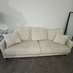 Sofá Color Beige Claro.