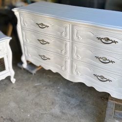 Gorgeous Basset shabby Chic Dresser Set