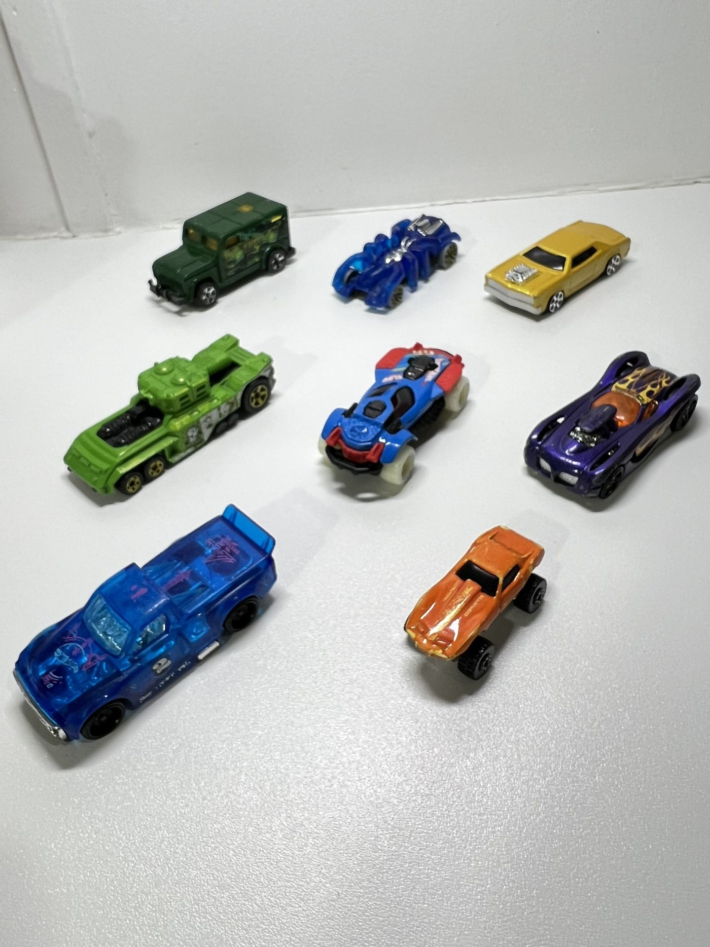 Hot Wheels Lot 8 pieces