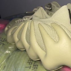 Yeezy 420 Green Sz 10 Authentic for Sale in Atlanta GA OfferUp