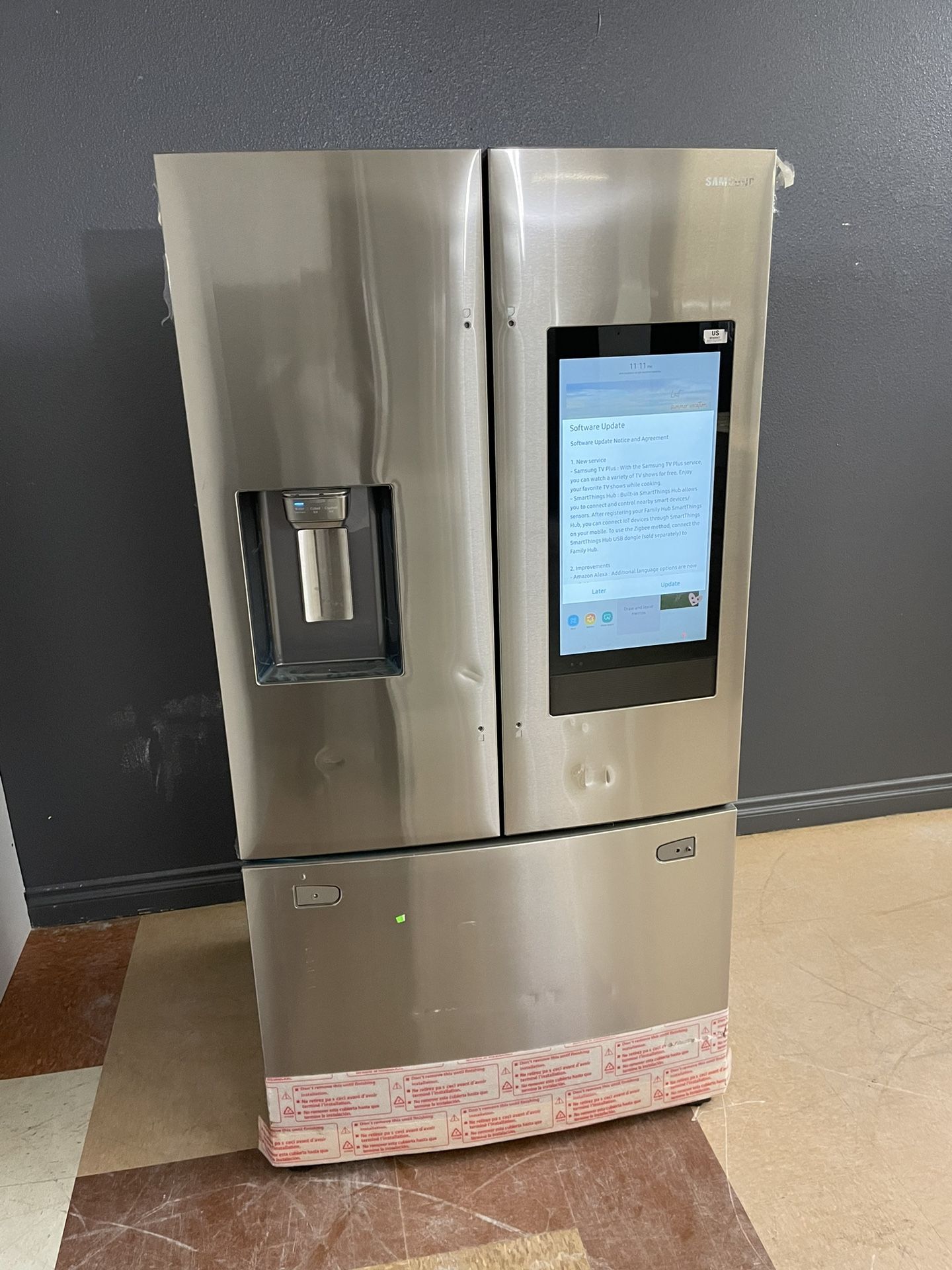 New Samsung Scratch And Dent Family Hub Refrigerator