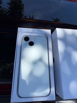 I p h o n e 15 128GB unlocked