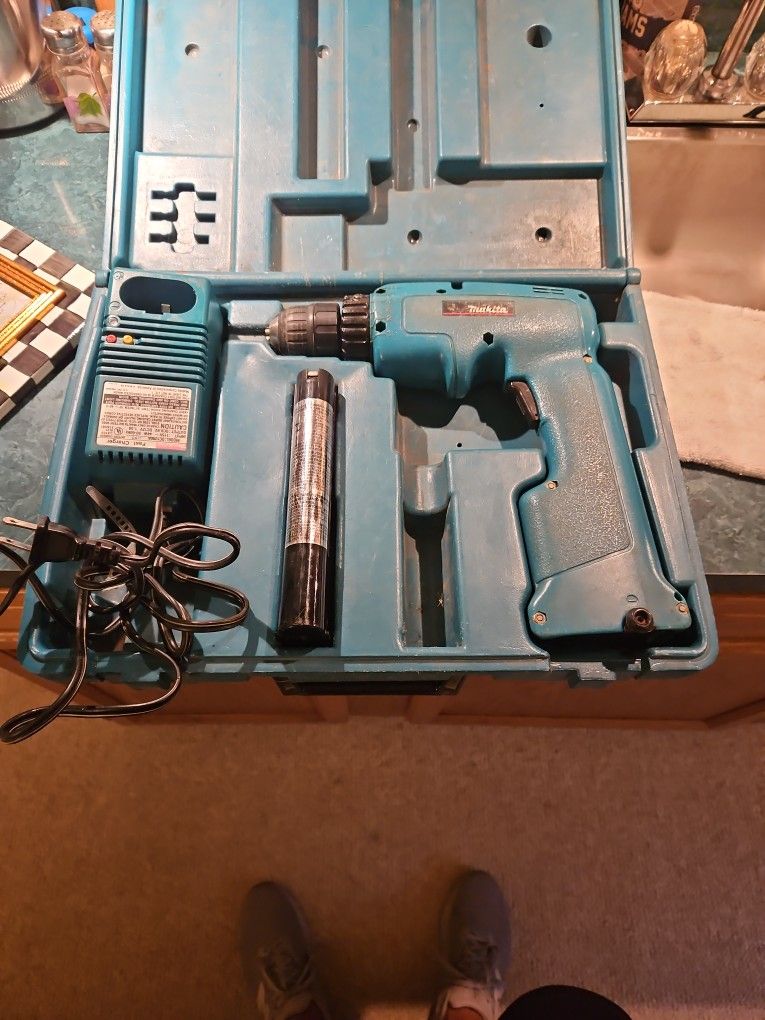 Makita Battery Power Drill