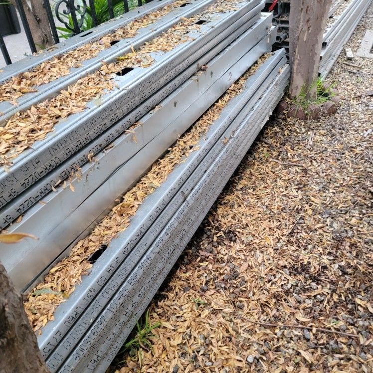 6 inch 12 gauge metal studs