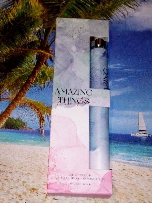 Amazing Things Pafum Spray 1.18 fl oz New In Box