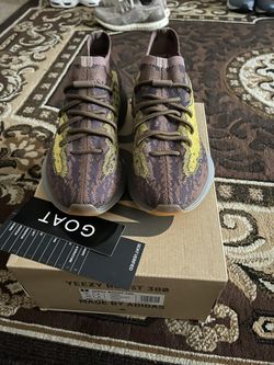 Size 8.5 Yeezy 380 Lmnte